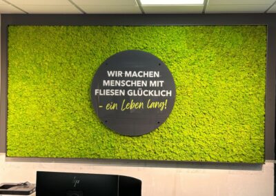 Mooswand - Islandmoos Frühlingsgrün - Ausstellung Fliesenfachhandel